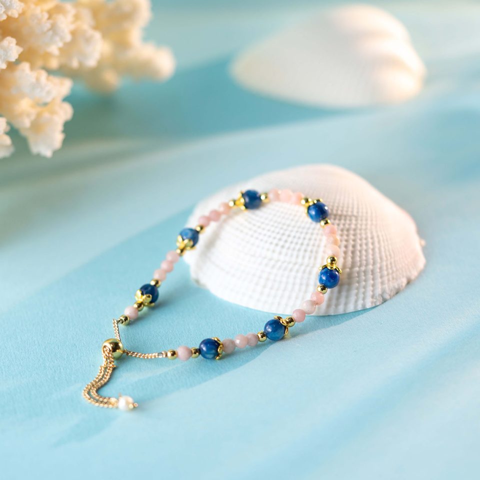 Kyanite Crystal with Gold Floral Design Bracelet 蓝晶石金花饰设计款手链